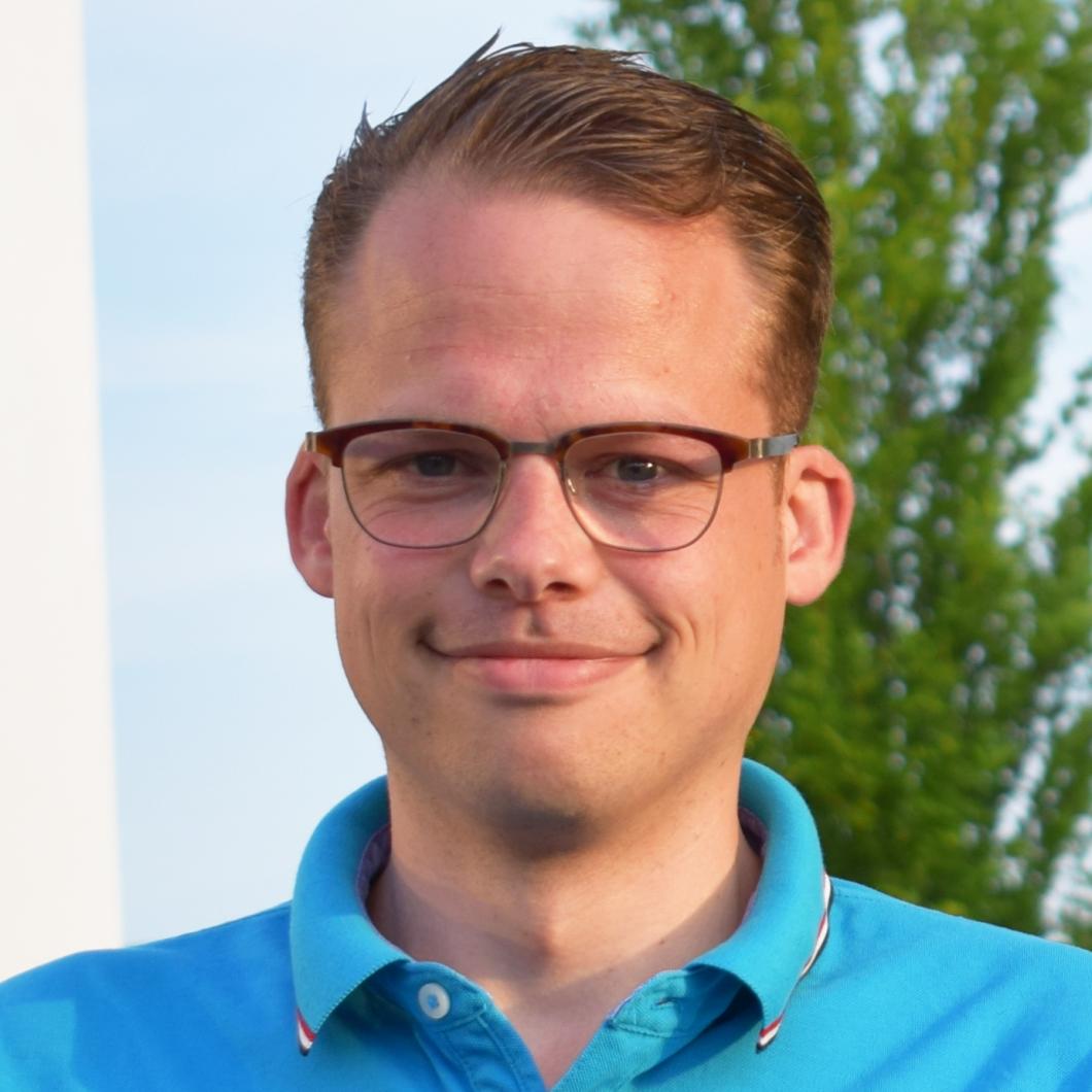 Thom (profiel).jpg
